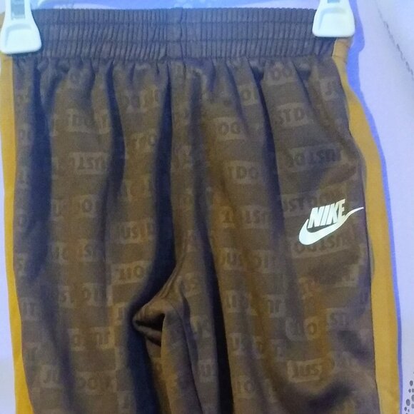 Nike Kids' Textured Club Tricot Tracksuit Set🤎 - Picture 1 of 6